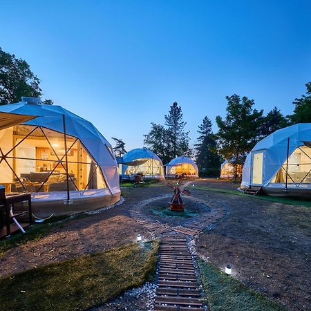 Glamping Slapy Hotel Exterior photo