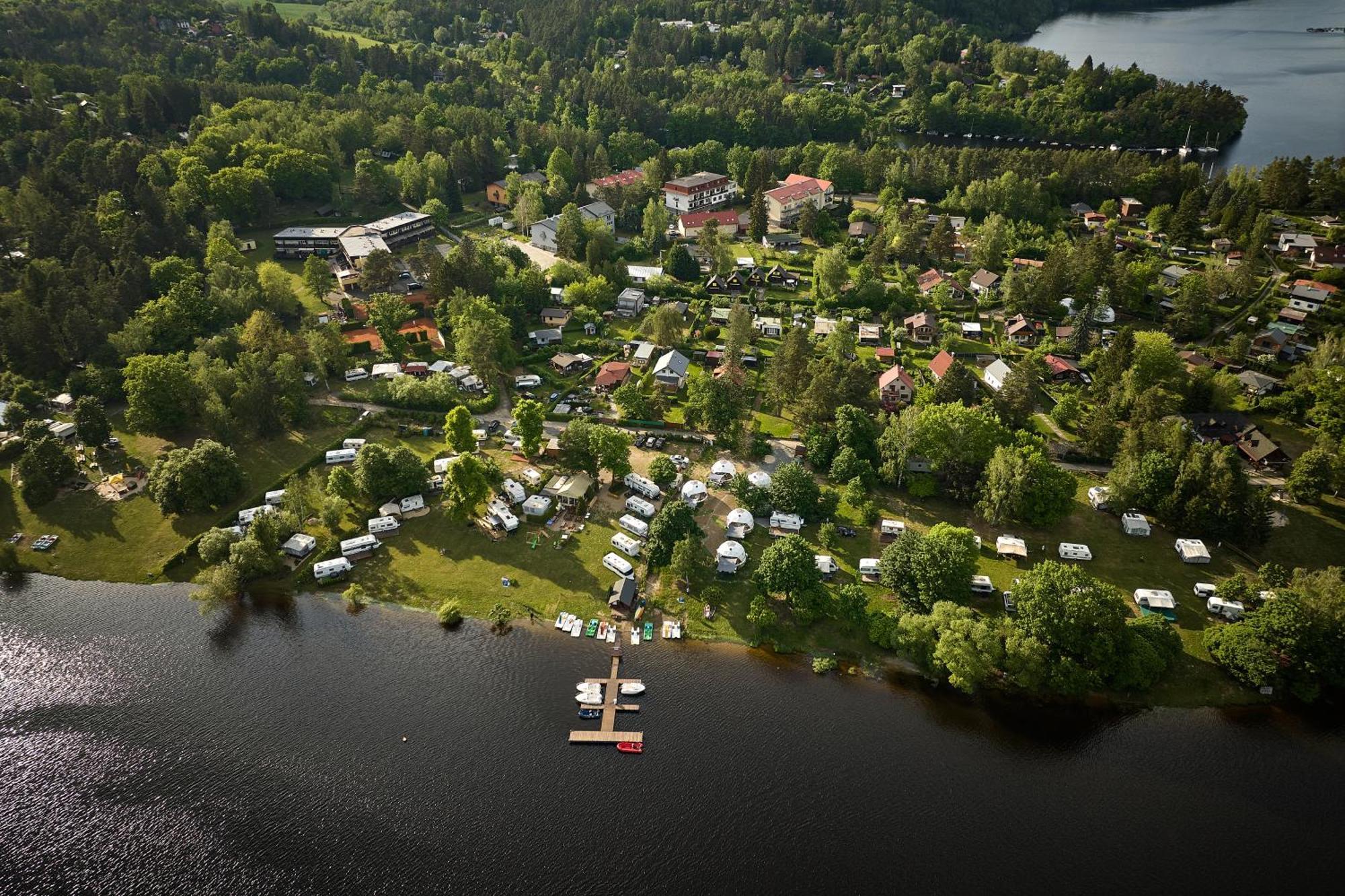 Glamping Slapy Hotel Exterior photo