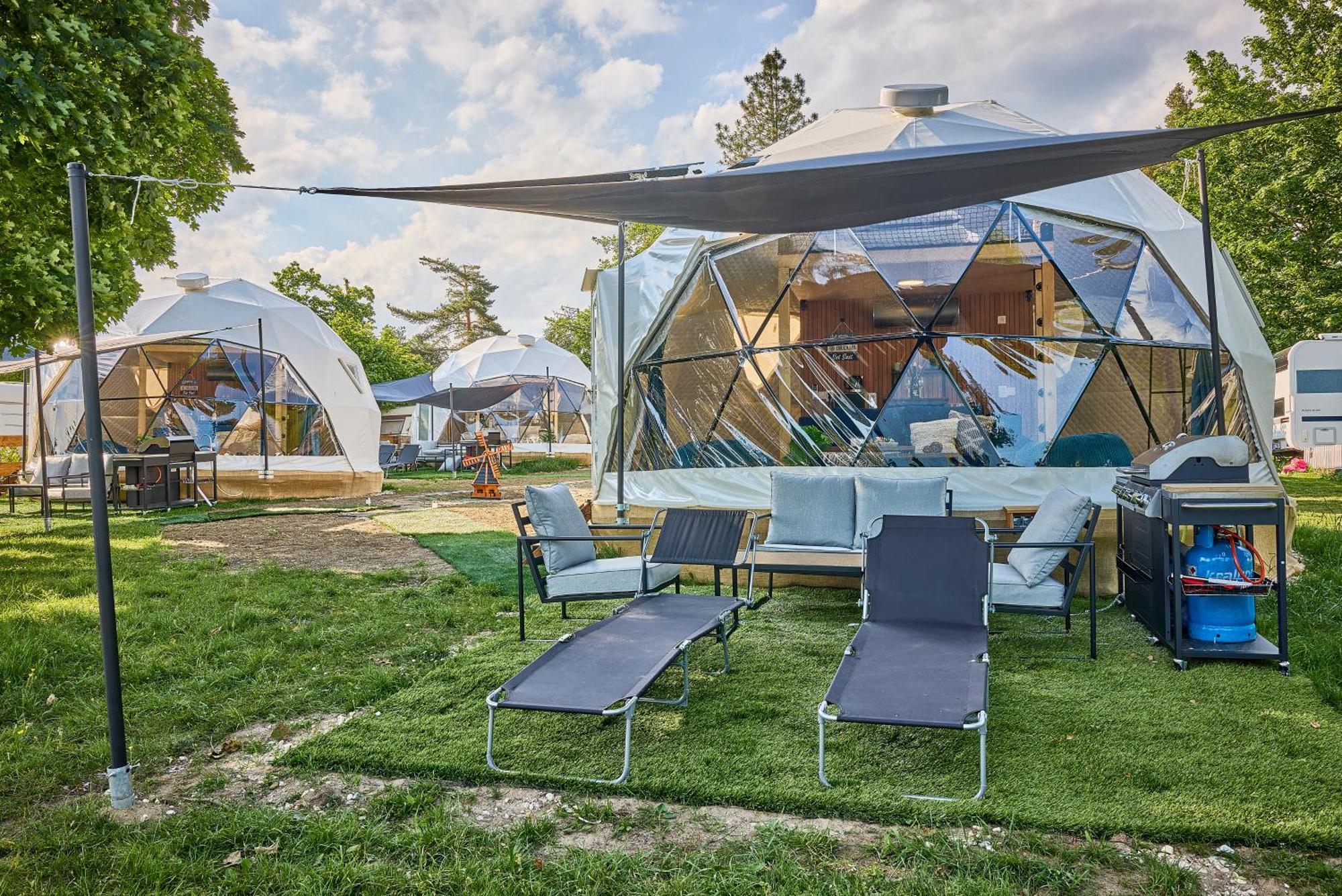 Glamping Slapy Hotel Exterior photo