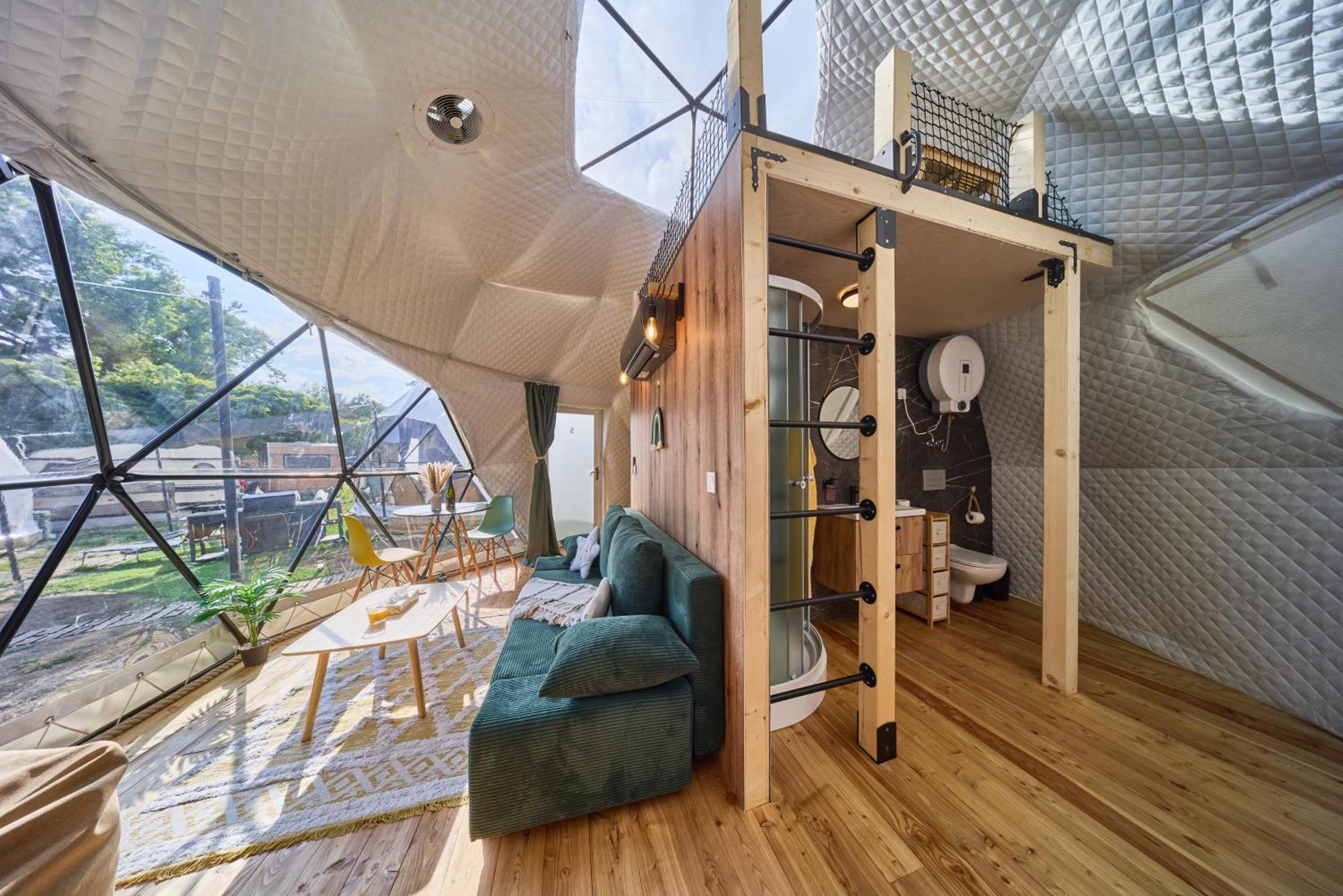 Glamping Slapy Hotel Exterior photo